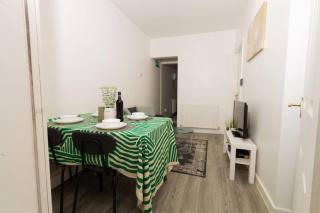 Suite 3 - Quaint Double Room in a Shared House - Sheffield - 2