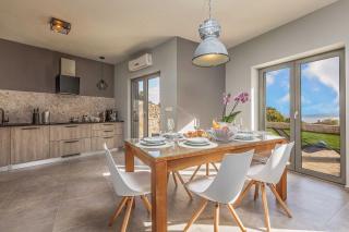 Villa Soleil in peaceful location with a sea view - Vicani - 8