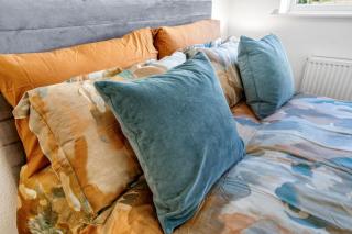 Minutes from the port of Dover, free WiFi, free offroad private parking and rated a guest favourite on Air b nb! - 9