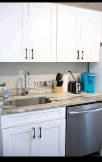 Beach Getaway half mile from the beach with fenced yard - 9