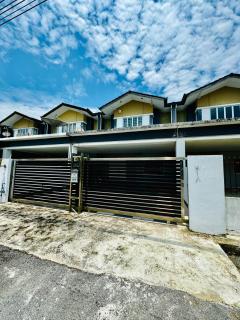 HmHome-Four - Rumah Ide - 0