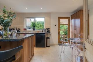 Beautiful 4 bedroom Townhouse minutes from Belfast City Centre - 9