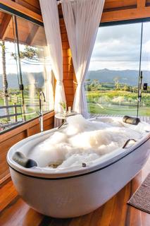 Cabana na montanha, com hidro e Vista espetacular - - 0