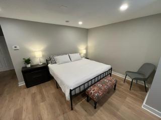 Aksarben Area 2 BD-2 BA by UNO - Omaha - 5