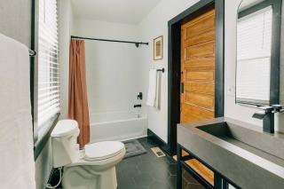 Stunning 5 BR -Heart of Downtown - Lancaster - 4