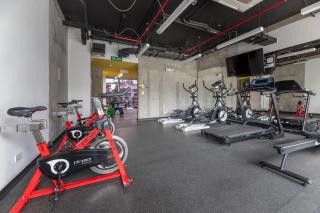 Modern Oasis iFreses, 18th floor! AC, TV and Pool - 6