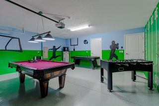 Resort Luxury Spacious Pool Home Game Room & Electronic Recliners - Davenport - 3
