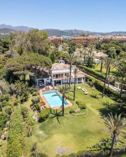 Beachfront Andalusian Villa - Marbella - 8