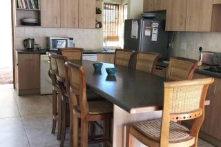 Seals Cottage - Excellent Main Beach Access - Cape St Francis - 4