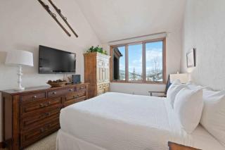 Highlands Lodge 401 by East West Hospitality - 3