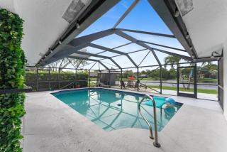 Lakefront Escape with Pool - Wellington - 9