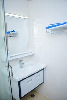 Spacious 2BR Apartment in Kilimani - 5