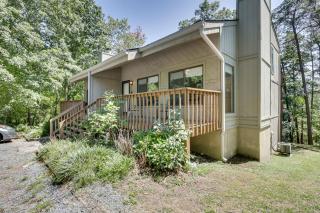 Bryce Resort Getaway with Sauna, 1 Mi to Lake Beach! - Basye - 8