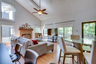 Bryce Resort Getaway with Sauna, 1 Mi to Lake Beach! - Basye - 5