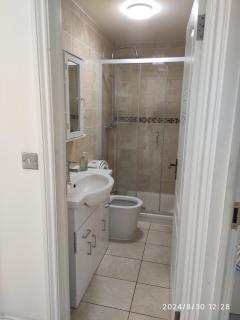 Cozy and Spacious Doublebed Room in Chingford Room 2 - Walthamstow - 7
