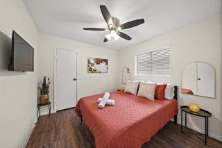 Cozy and Stylish 3-Bedroom Sanctuary - Seabrook - 3
