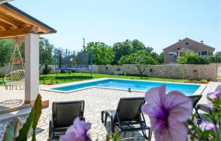 Nice Home In Vodnjan With Kitchen - Mednjan - 3