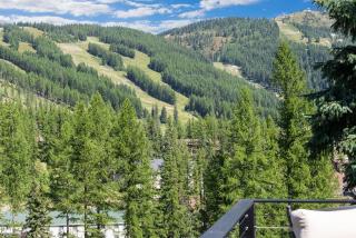 Snow Ghost Den True Ski in Ski out sleeps 9 people 3 Bed 2 and a half bathrooms Home with private hot tub - Whitefish - 2