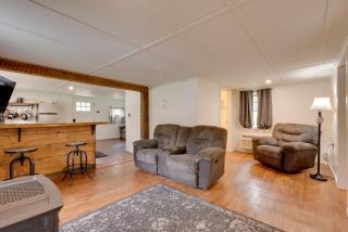 Hillsgrove Cabin with Private Hot Tub! - 6