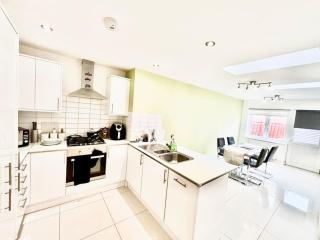 Reading Getaway For Families & Business & Parking - Earley - 3