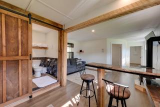 Hillsgrove Deluxe Cabin E Close to Hiking - 2