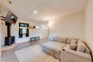 Pet-Friendly Deluxe Cabin F with Grill in Hillsgrove - 8