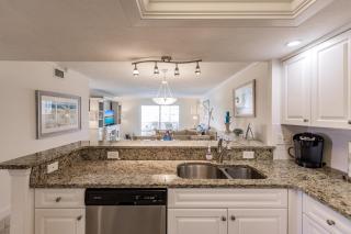 1055-405 Serene Condo with Pond View and Lanai - 2