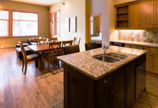 Slalom Creek 2 Bedroom & Den - Rossland - 8
