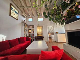 A garden in the clouds in the center of town - 0