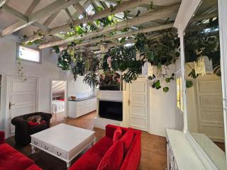 A garden in the clouds in the center of town - 9