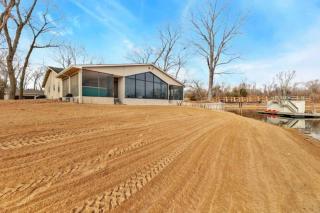 Private lake resort with beach and UTV park - - 9