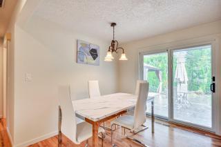 Milwaukie Home with Outdoor Dining Space - 4