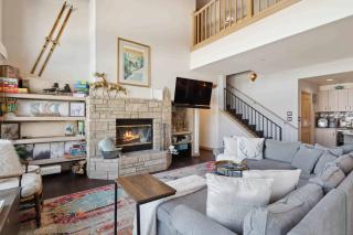 Highlands Slopeside 503 by East West Hospitality - 9
