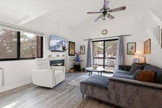 Redpine Peaks Condo Mins to Ski Canyons Resort, Hot tub, Golf, Walk to Lifts! - 1