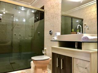 Casa com PISCINA próximo ATRATIVOS/ wifi/ garagem - Foz do Iguaçu - 4