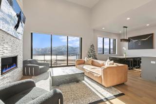 Mountain House PC, Snowy Lake Views Private Hot Tub, New Build, Jordanelle Lake! - Keetley - 1