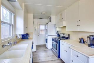 The Twin Pines Chalet, 2 min to Village, BBQ - 2