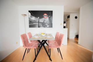 Bright and Spacious One Bedroom Apparment, Free Parking - Londra - 9