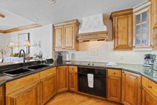 Highlands Slopeside 217 by East West Hospitality - 3