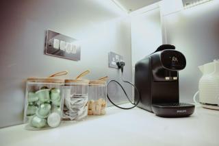 3-Story Townhouse - Sleeps 8 - Leeds - 1
