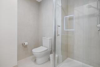 Augustus Harmony Apartment with Parking - Air-con - 9