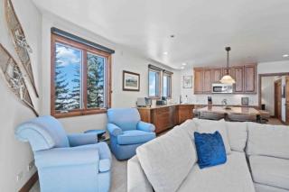 Kiva 221 by East West Hospitality - 6