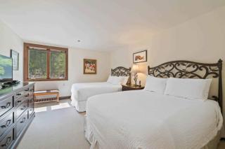 Kiva 123 by East West Hospitality - 7