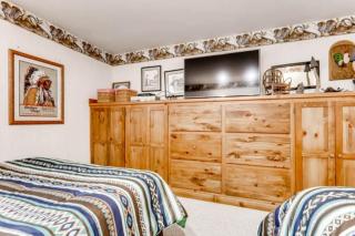 Kiva 121 by East West Hospitality - 4
