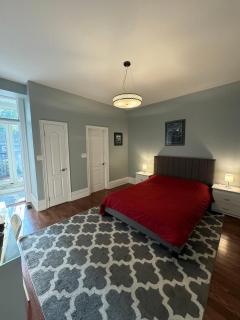 Spacious Townhouse close to Dundas Square! - 9