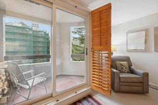 Kiva 329 by East West Hospitality - 1