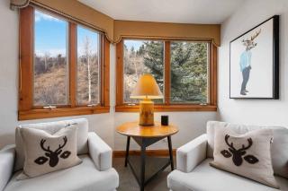 Kiva 332 by East West Hospitality - 7