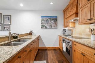 Kiva 332 by East West Hospitality - 3