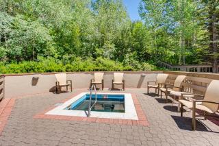 Kiva 327 by East West Hospitality - 3