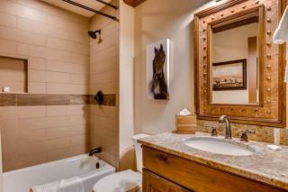 Kiva 327 by East West Hospitality - 2